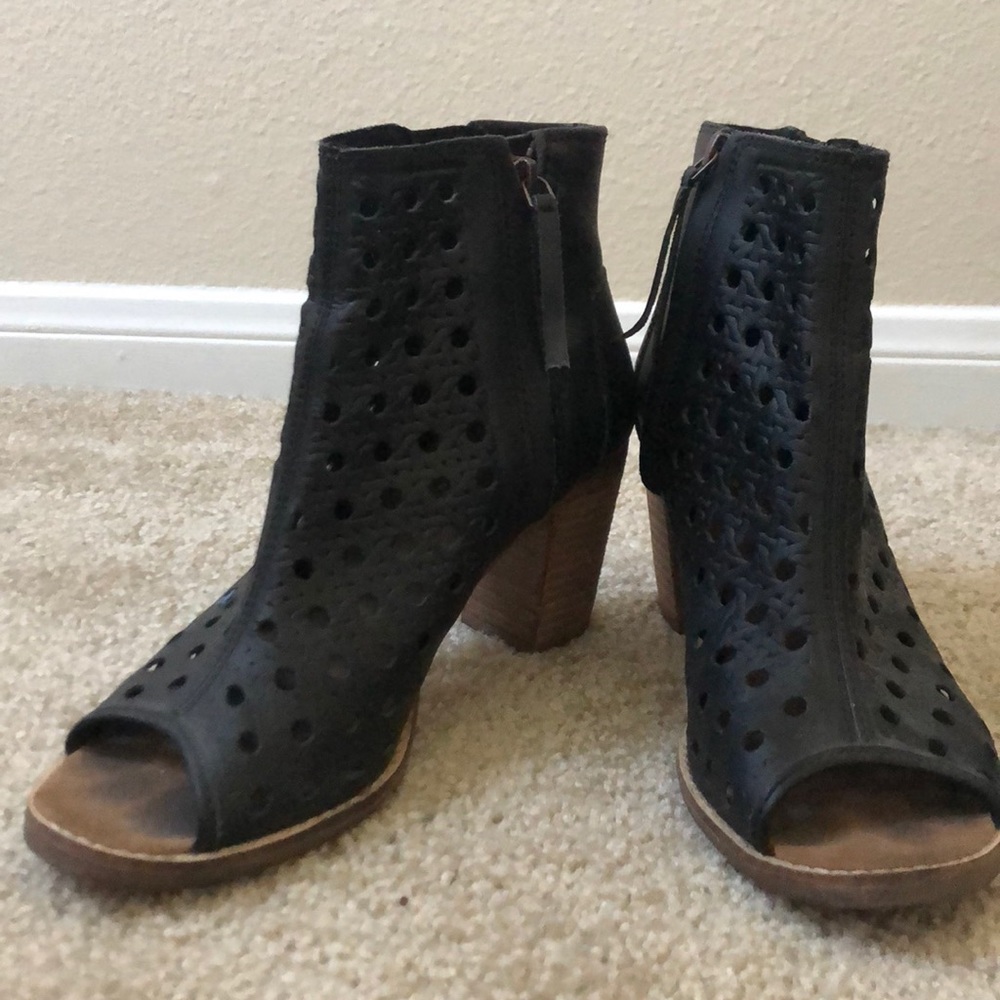 Toms leather booties